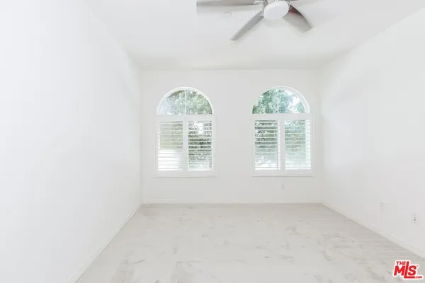 $835,000 | 453 North Altadena Drive, Unit 8, Pasadena, CA 91107