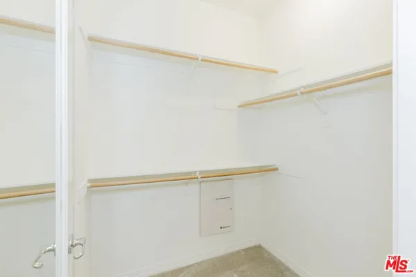 $835,000 | 453 North Altadena Drive, Unit 8, Pasadena, CA 91107