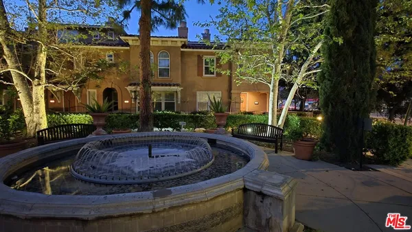 $835,000 | 453 North Altadena Drive, Unit 8, Pasadena, CA 91107