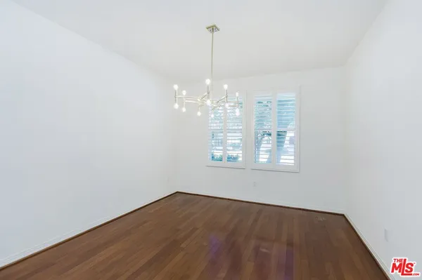 $835,000 | 453 North Altadena Drive, Unit 8, Pasadena, CA 91107