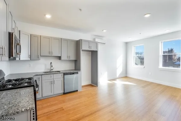 $2,100 | 100 North Avenue, Plainfield, NJ 07060