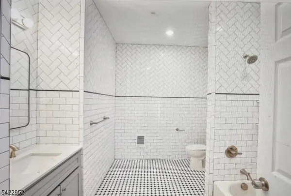 $2,100 | 100 North Avenue, Plainfield, NJ 07060