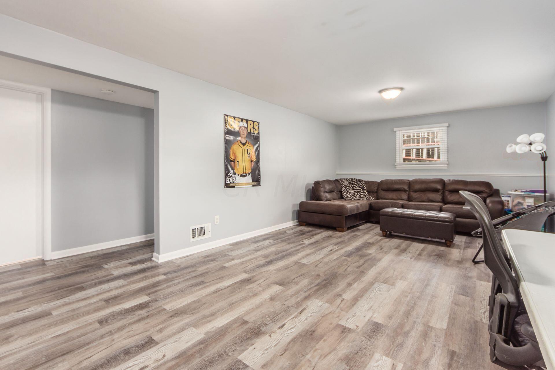 1527 Fishinger Road Columbus, OH 43221 - Photo 14 of 27 019_2999_M 1527 Fischinger042