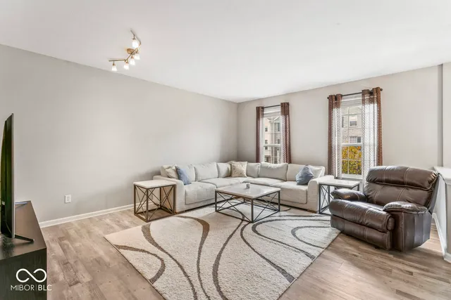 $322,900 | 245 Coatsville Drive, Westfield, IN 46074