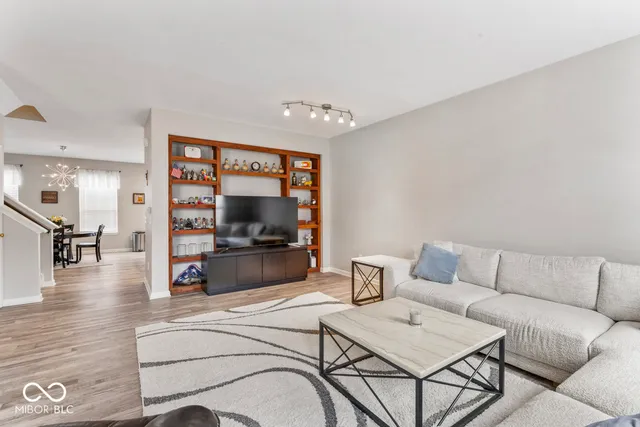 $322,900 | 245 Coatsville Drive, Westfield, IN 46074