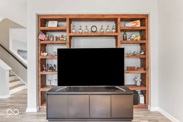 $322,900 | 245 Coatsville Drive, Westfield, IN 46074