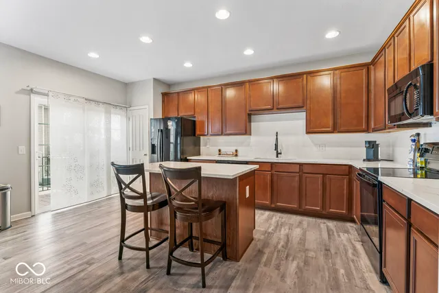 $322,900 | 245 Coatsville Drive, Westfield, IN 46074