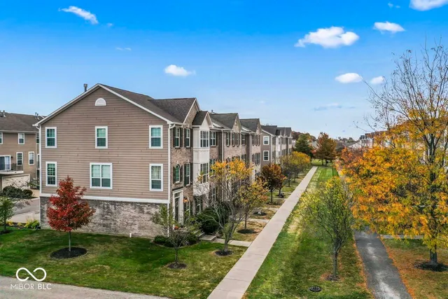 $322,900 | 245 Coatsville Drive, Westfield, IN 46074