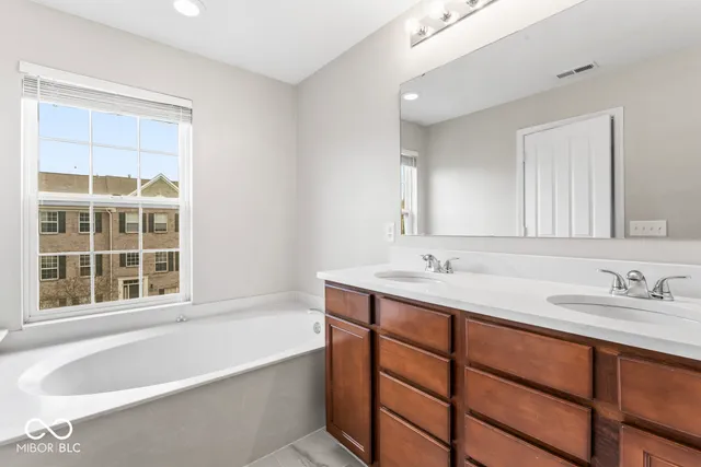 $322,900 | 245 Coatsville Drive, Westfield, IN 46074