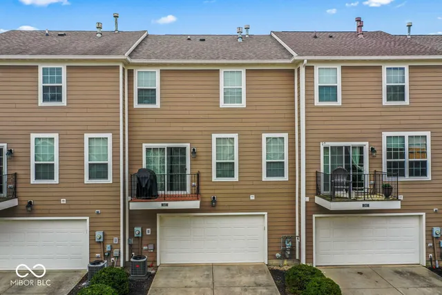 $322,900 | 245 Coatsville Drive, Westfield, IN 46074