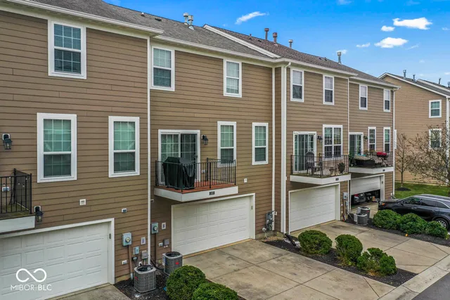 $322,900 | 245 Coatsville Drive, Westfield, IN 46074