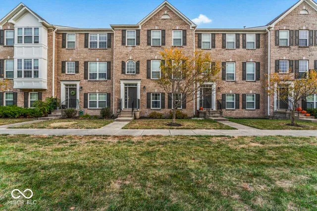 $322,900 | 245 Coatsville Drive, Westfield, IN 46074