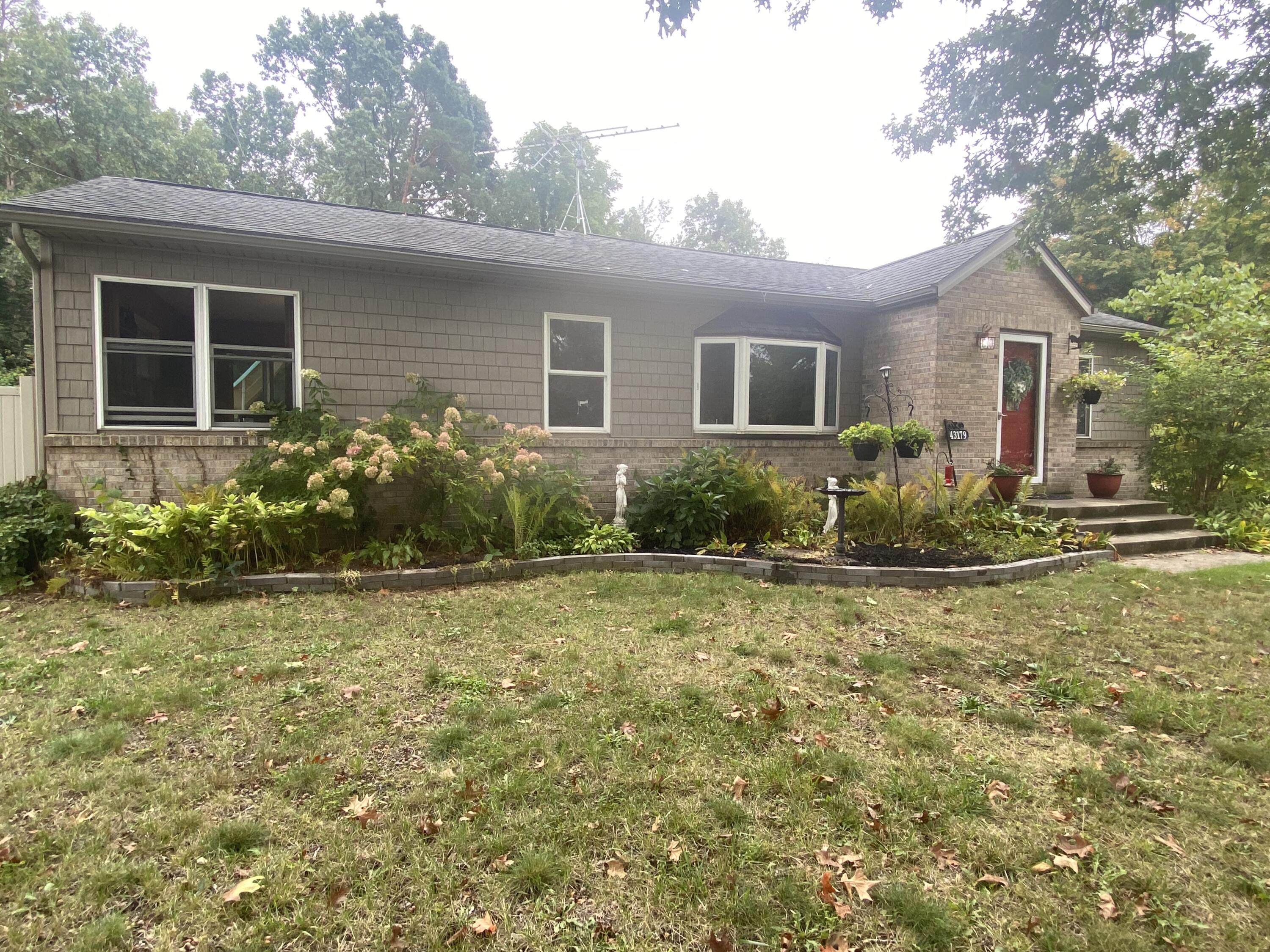 43179 Parkhurst Drive Decatur, MI 49045 - Photo 3 of 106 IMG-9478