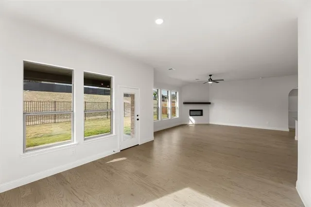 $474,999 | 733 Wine Cup Way, Midlothian, TX 76065