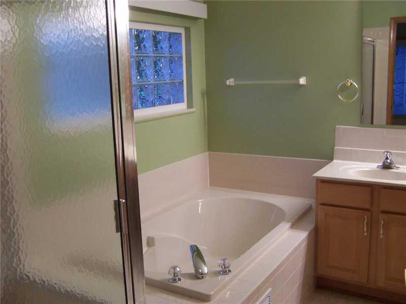 8045 Mathews Road Indianapolis, IN 46259 - Photo 12 of 24 Gallery Image 12