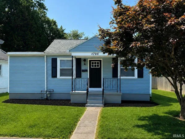 $157,900 | 1705 Monroe Avenue, Evansville, IN 47714