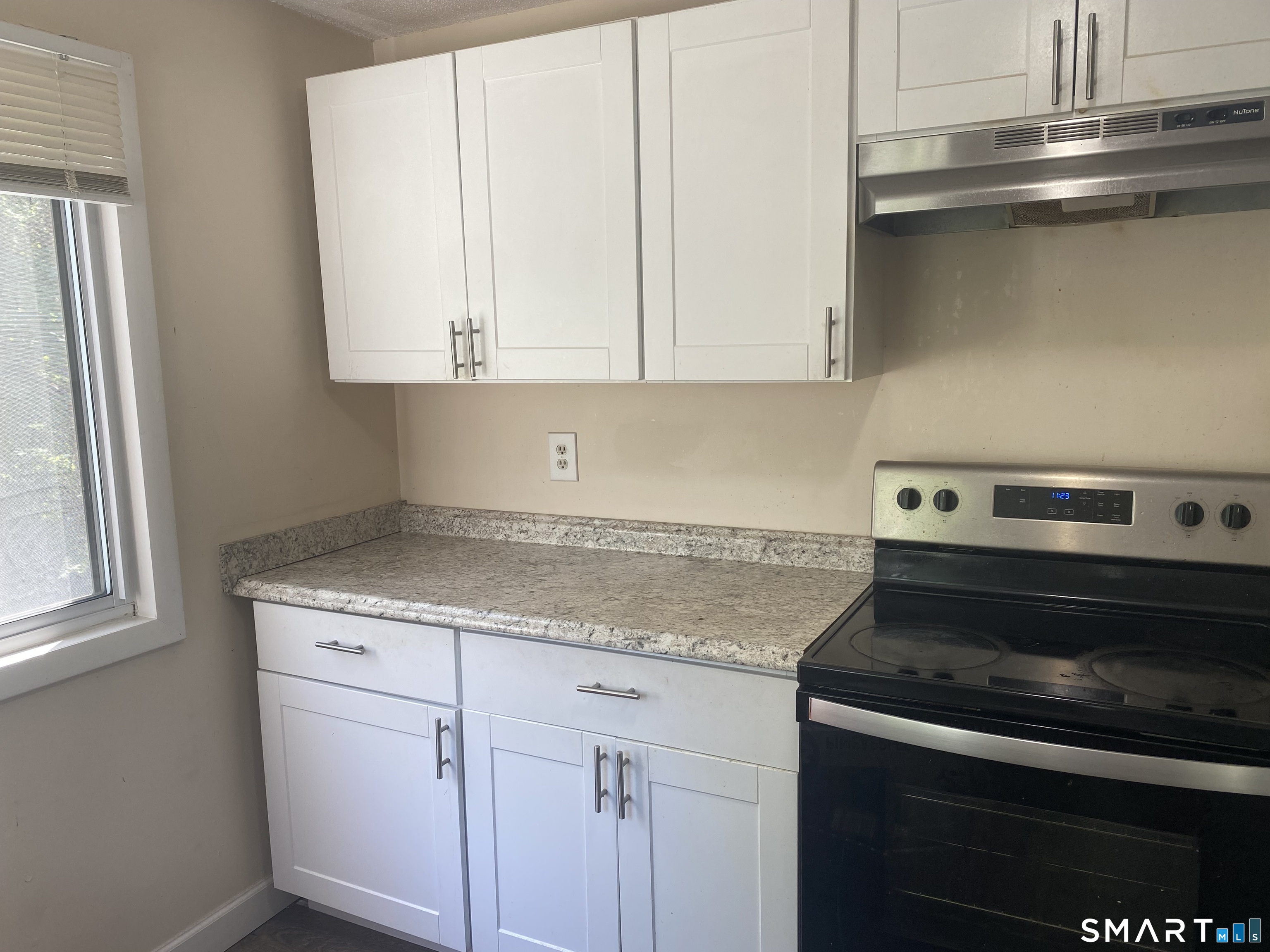 7 Padanaram Road, Unit J245 Danbury, CT 06811 - Photo 4 of 11