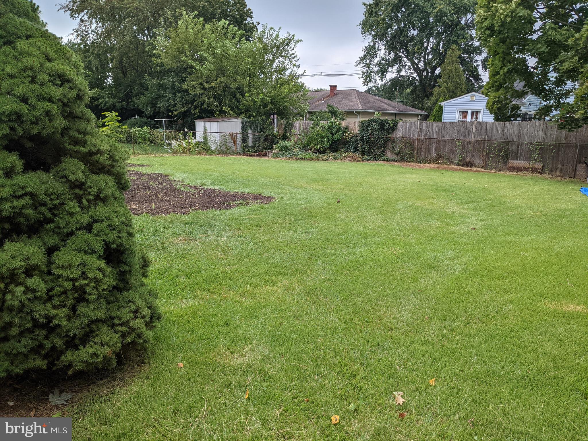 34 Albemarle Road Trenton, NJ 08690 - Photo 3 of 17