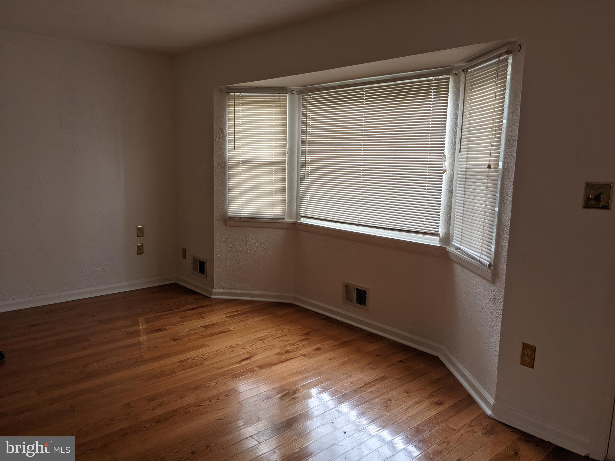 34 Albemarle Road Trenton, NJ 08690 - Photo 6 of 17