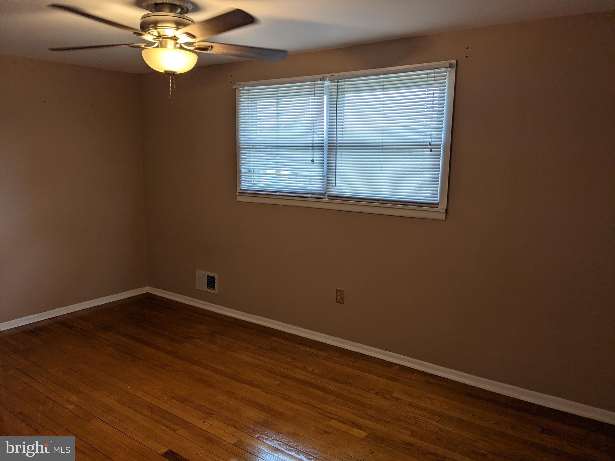 34 Albemarle Road Trenton, NJ 08690 - Photo 9 of 17