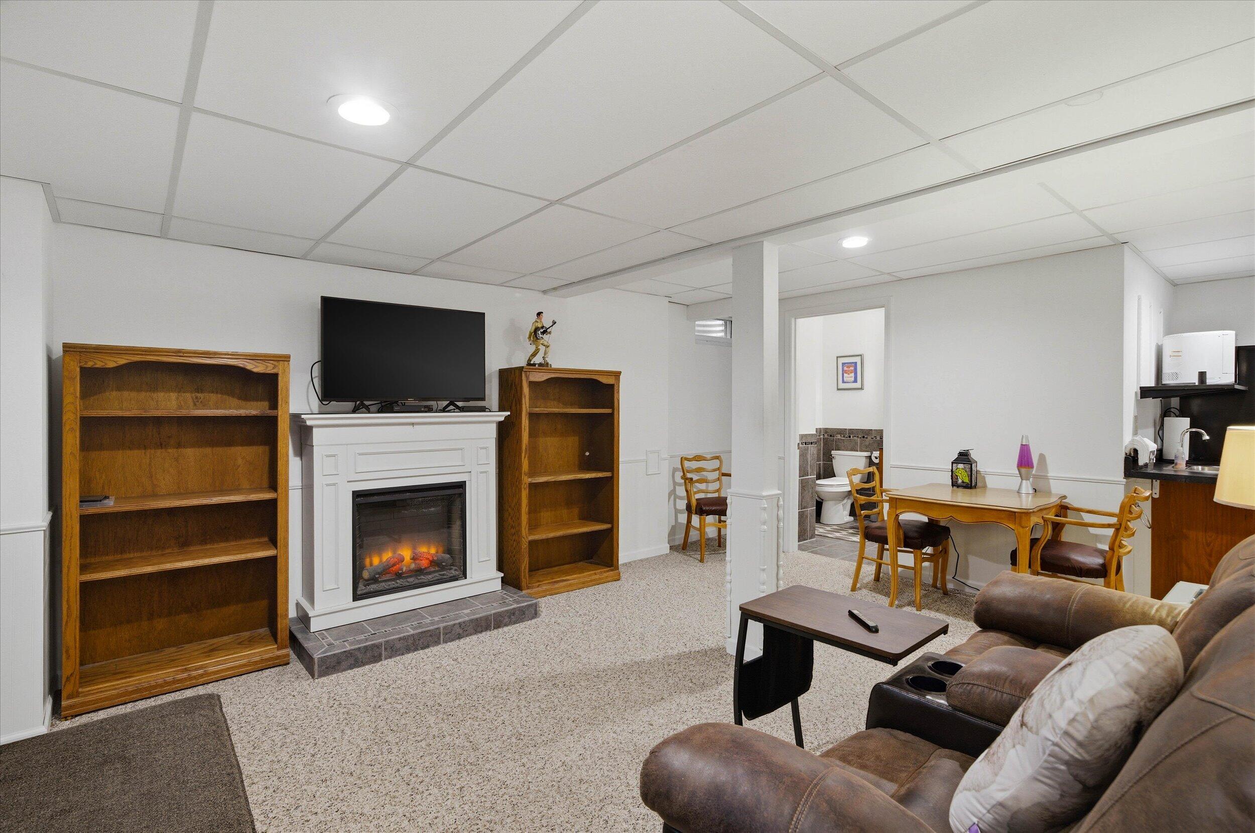 835 Suhrke Road Plymouth, WI 53073 - Photo 39 of 55 37-Family Room
