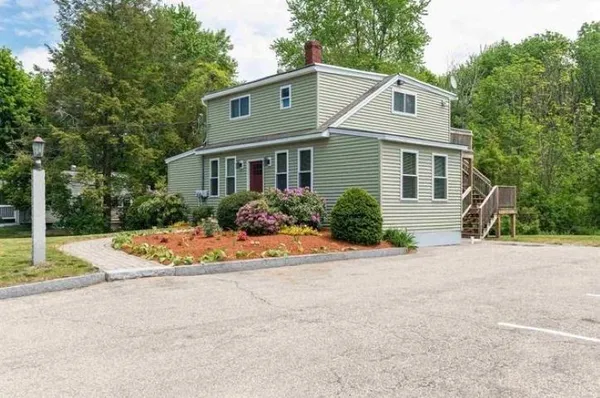 $625,000 | 13 Main Street, Atkinson, NH 03811