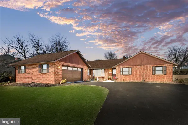 $425,000 | 3671 Jenny Lane, Chambersburg, PA 17202