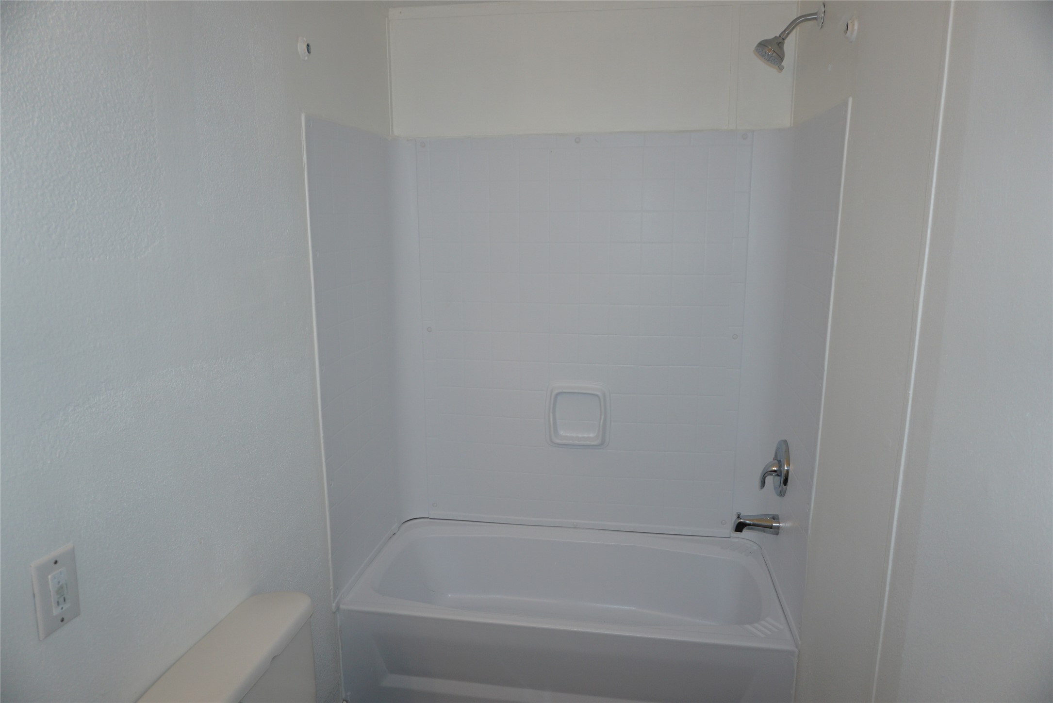 9603 Cedar Ridge Court Willis, TX 77318 - Photo 19 of 25 a close up of a bathtub