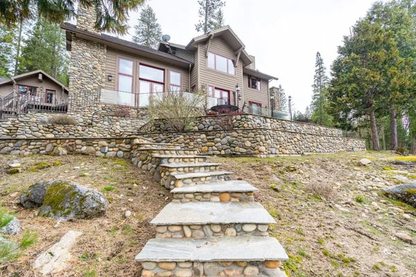 $3,700,000 | 7899 Forest Drive, Yosemite National Park, CA 95389