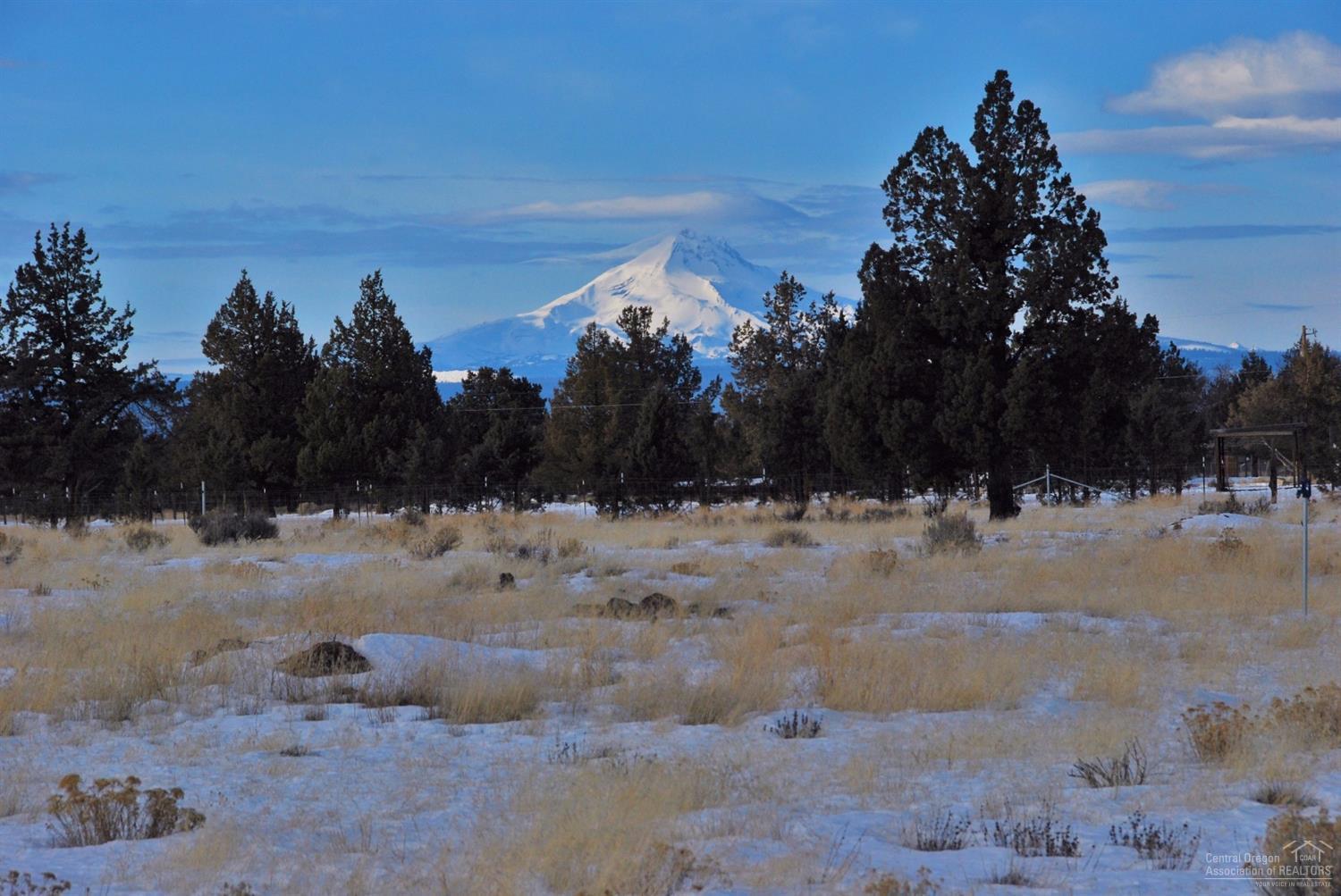 5655 Southwest Rim Road Terrebonne, OR 97760 - Photo 1 of 20 Let's begin with one of the most iconic