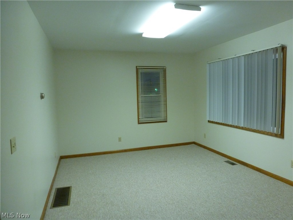 2124 North Ridge Road Elyria, OH 44035 - Photo 6 of 18