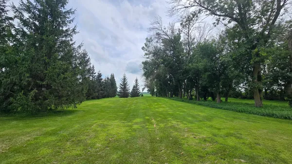 $685,000 | 84237 Highway 251, Hollandale, MN 56045