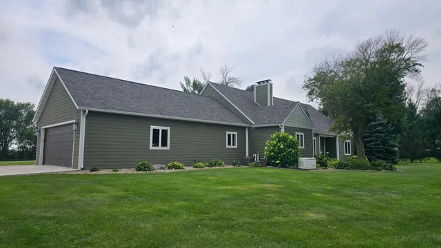 $685,000 | 84237 Highway 251, Hollandale, MN 56045