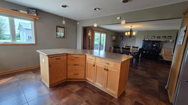 $685,000 | 84237 Highway 251, Hollandale, MN 56045