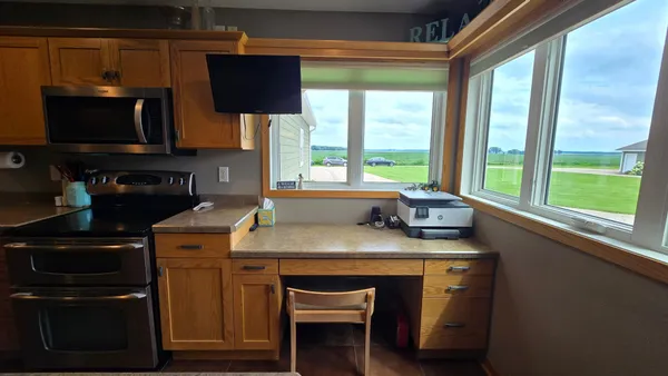 $685,000 | 84237 Highway 251, Hollandale, MN 56045