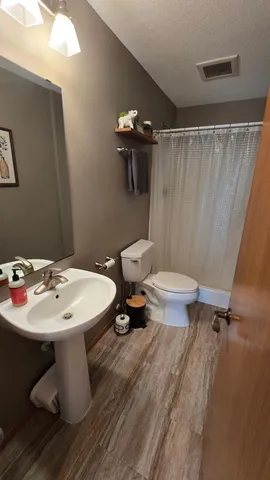 $685,000 | 84237 Highway 251, Hollandale, MN 56045