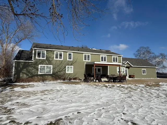 $685,000 | 84237 Highway 251, Hollandale, MN 56045