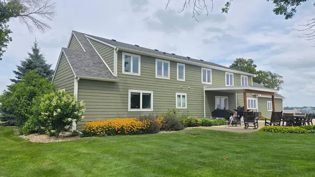 $685,000 | 84237 Highway 251, Hollandale, MN 56045