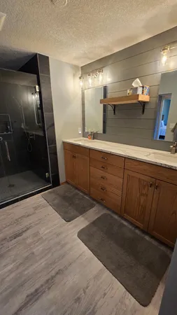 $685,000 | 84237 Highway 251, Hollandale, MN 56045