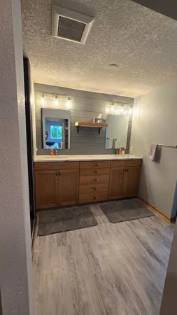 $685,000 | 84237 Highway 251, Hollandale, MN 56045