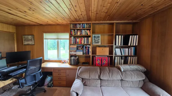 $685,000 | 84237 Highway 251, Hollandale, MN 56045