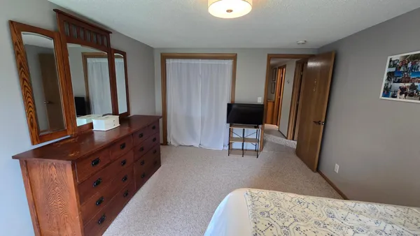 $685,000 | 84237 Highway 251, Hollandale, MN 56045