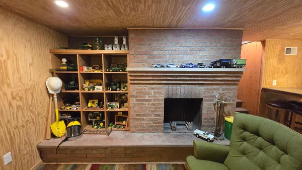 $685,000 | 84237 Highway 251, Hollandale, MN 56045