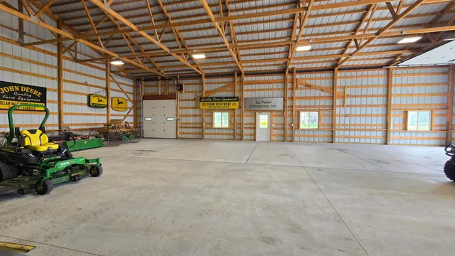$685,000 | 84237 Highway 251, Hollandale, MN 56045