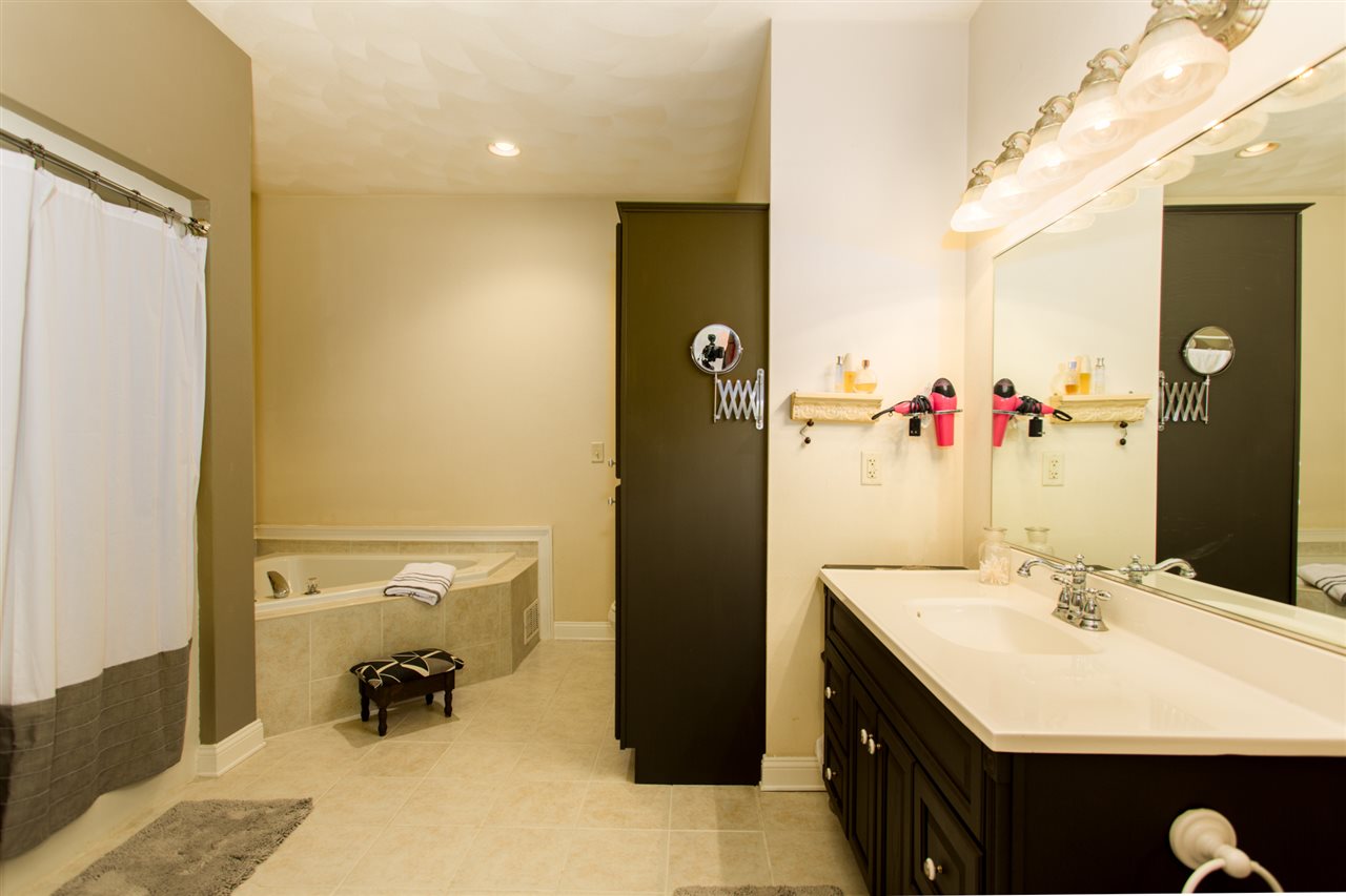 539 Stone Ridge Lane Cherry Valley, IL 61016 - Photo 9 of 25 Gallery Image 9