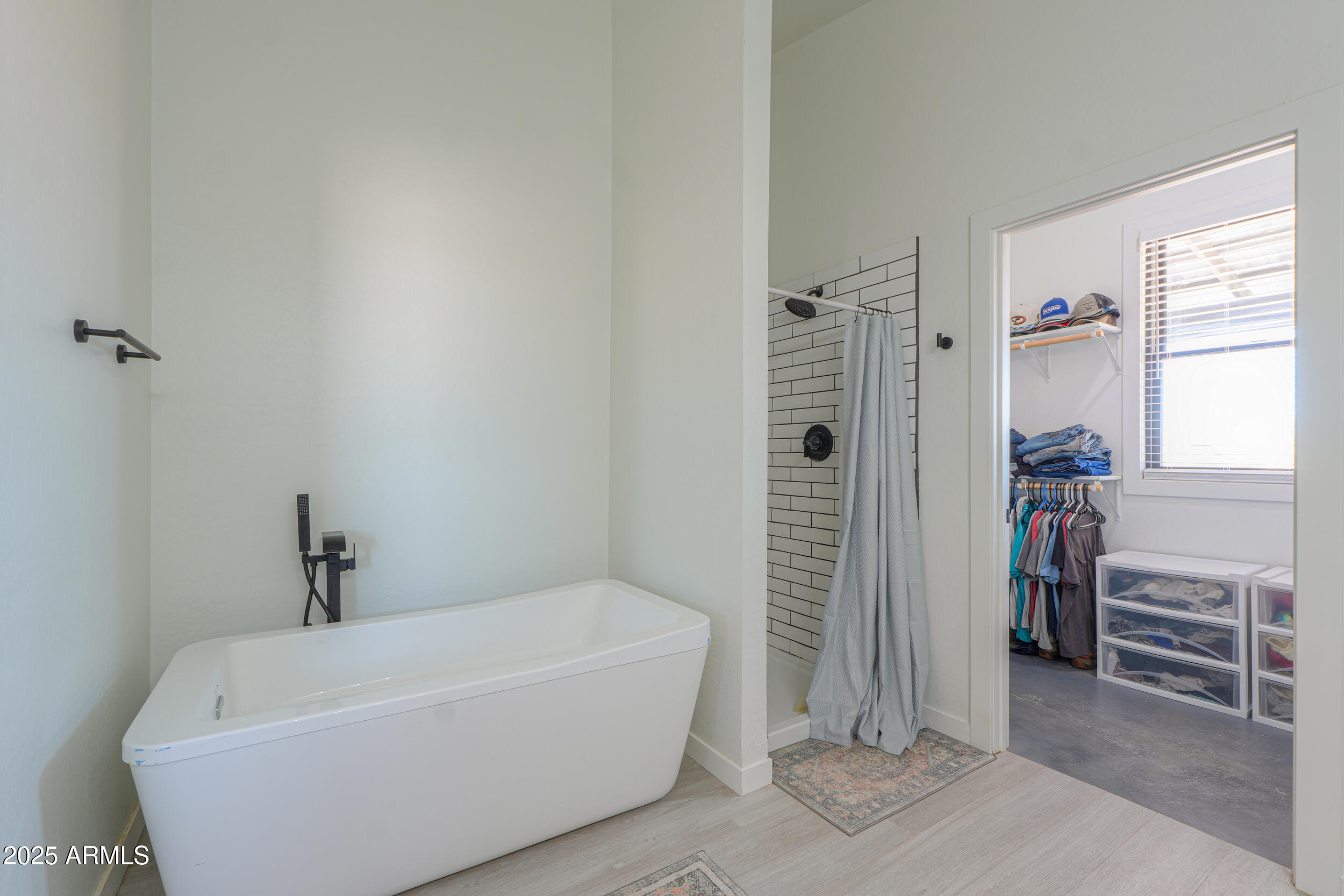 55091 West Pima Road Maricopa, AZ 85139 - Photo 16 of 43 Separate tub/shower