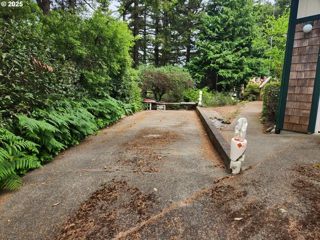 $325,000 | 1634 Idaho Street, Port Orford, OR 97465