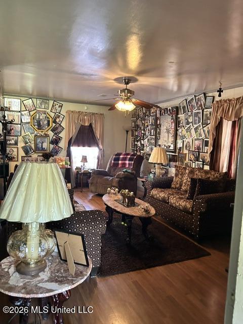 1059 Russwin Street Clarksdale, MS 38614 - Photo 5 of 10 1059 Russwin LR 2