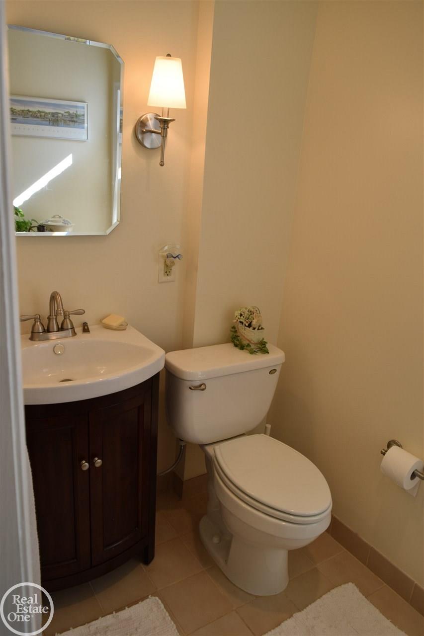 114 Muir Road Grosse Pointe Farms, MI 48236 - Photo 18 of 23