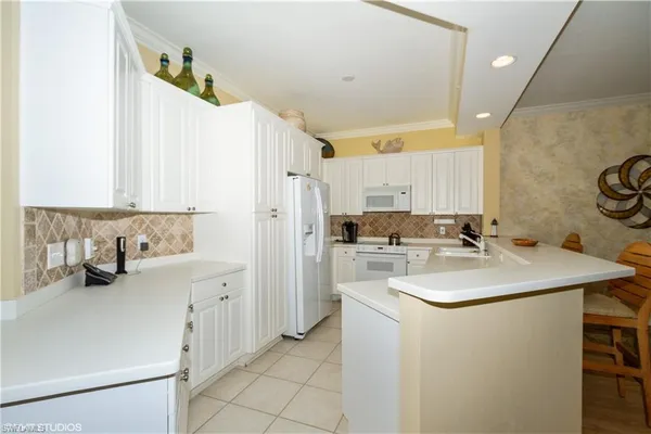 $15,000 | 410 Flagship Drive, Unit 1105, Naples, FL 34108